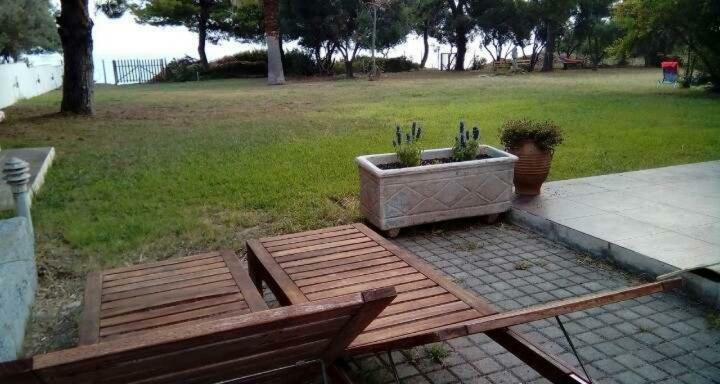 Seafront Villa Joan Nea Skioni Exterior foto
