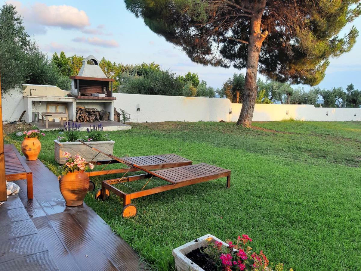 Seafront Villa Joan Nea Skioni Exterior foto